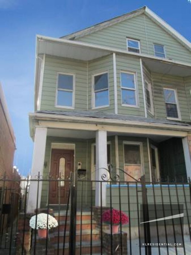 Primary Photo - 214 Cortelyou Rd