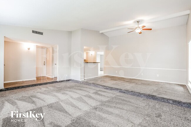 Foto del edificio - 16939 Macleish Dr
