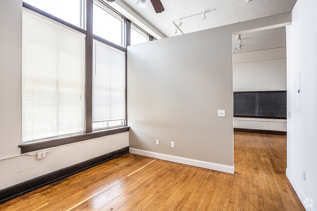 1BR, 1BA - 660 SF - Horace Mann Lofts