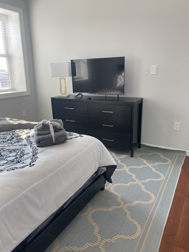 Master bedroom - 924 S Robinson St