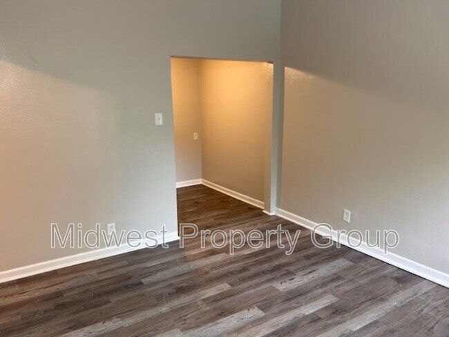 Building Photo - 3716 Geraldine Ave Unit 7