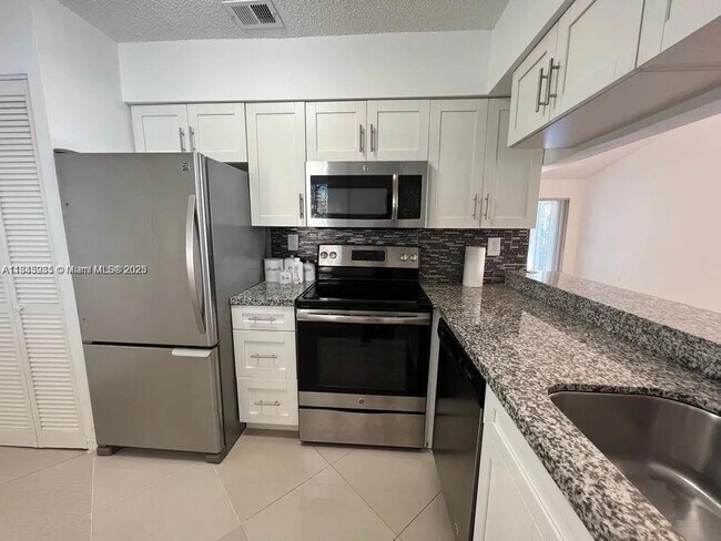 Foto del edificio - 9403 SW 138th Pl