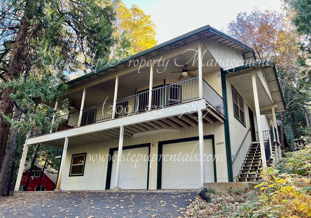 Foto principal - Spacious 4 Bed 2 Bath Home in Lovely Twain...