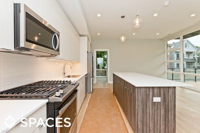 Foto del edificio - 3334 N Southport Ave