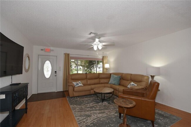 Foto del edificio - 4901 NE 18th Ter