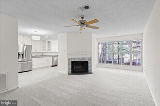 Building Photo - 12018 Golf Ridge Ct