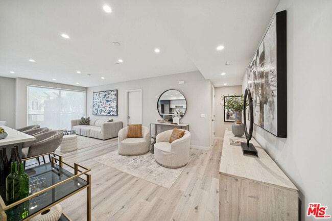 Building Photo - 1051 S Corning St