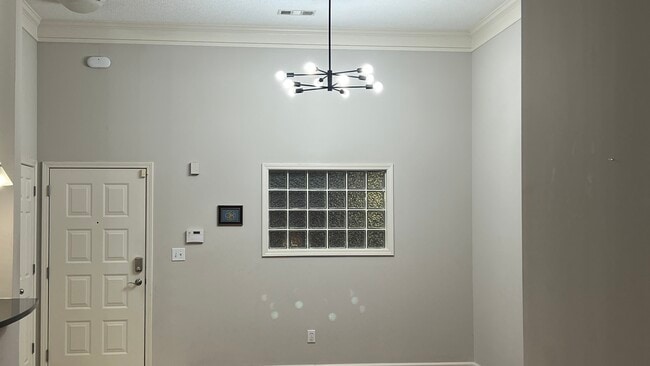 Dining - 401 16th St NW