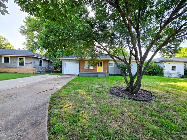 Foto del edificio - 3 Bedroom 1 Bath Home in Shawnee!