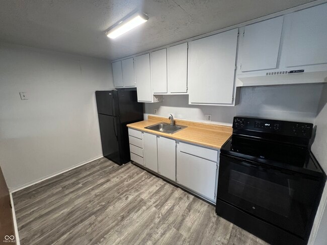 Foto del edificio - 2000 Indianapolis Rd