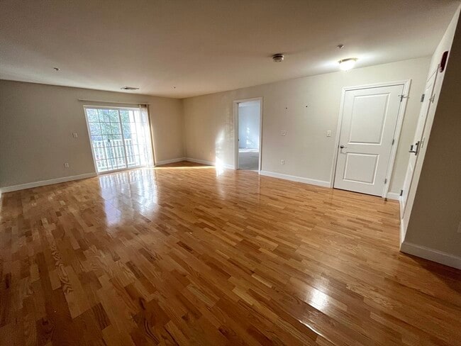Building Photo - 320 Rindge Ave