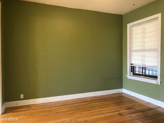Foto del edificio - 1320 N Damen Ave.