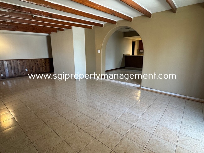 Foto del edificio - 4 Bedroom Phoenix home with pool