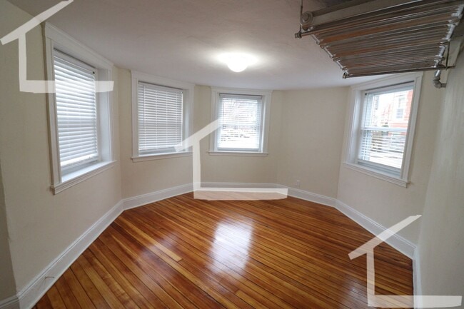 3BR or 4BR near B/C trains, Wash Sq, heat included, No Fee! - 3BR or 4BR near B/C trains, Wash Sq, heat included, No Fee! Apartment