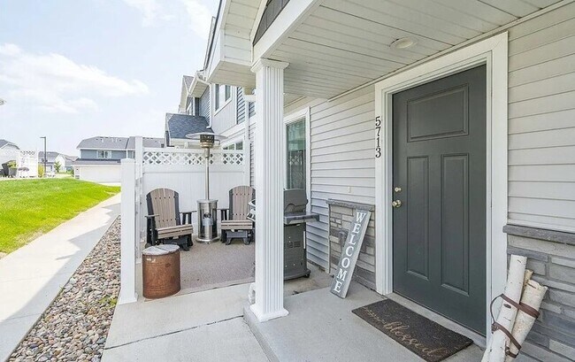 Foto del edificio - 5713 NE Dawson Ln