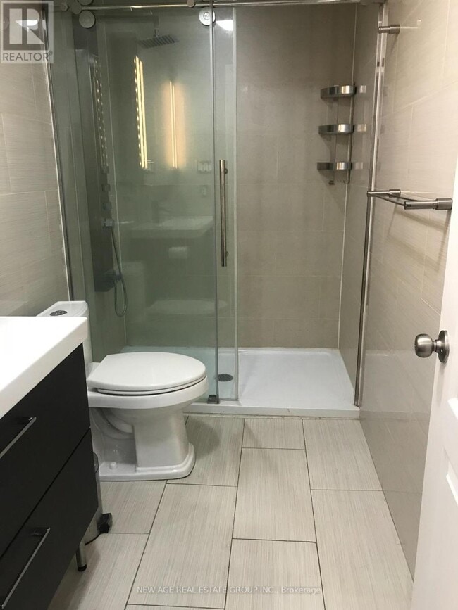 Building Photo - 80 Tatra Crescent