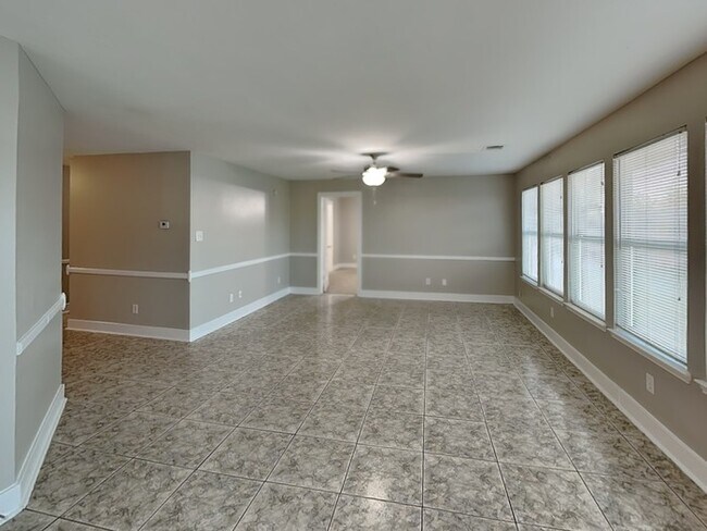 Building Photo - 430 Fishawk Way