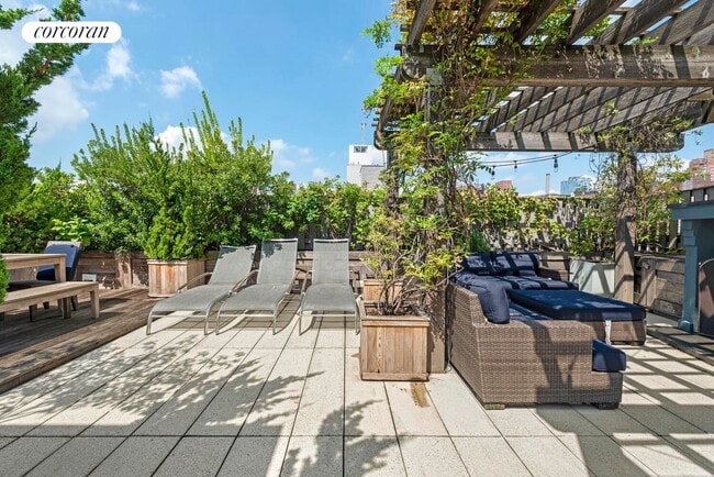 Building Photo - 802 9th Ave