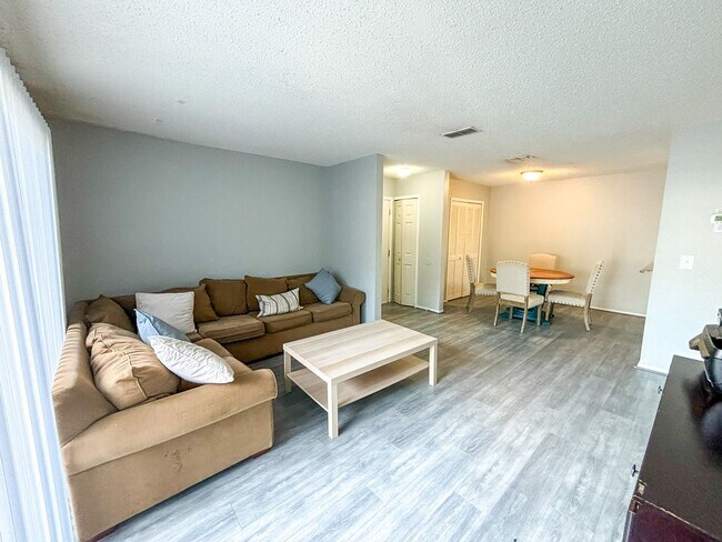 Foto del edificio - Windsor Park #317 - Pet Friendly!