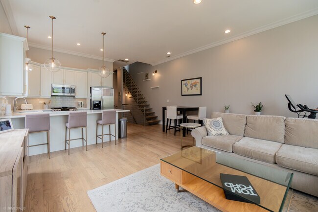 Foto del edificio - 1543 W Montana St