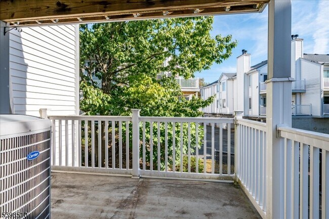 Building Photo - 2102 Amanda Ct