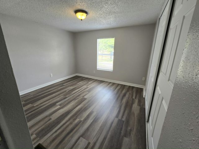 Foto del edificio - 11211 East Bay Rd