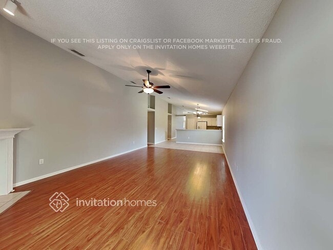 Building Photo - 909 N Lilac Loop