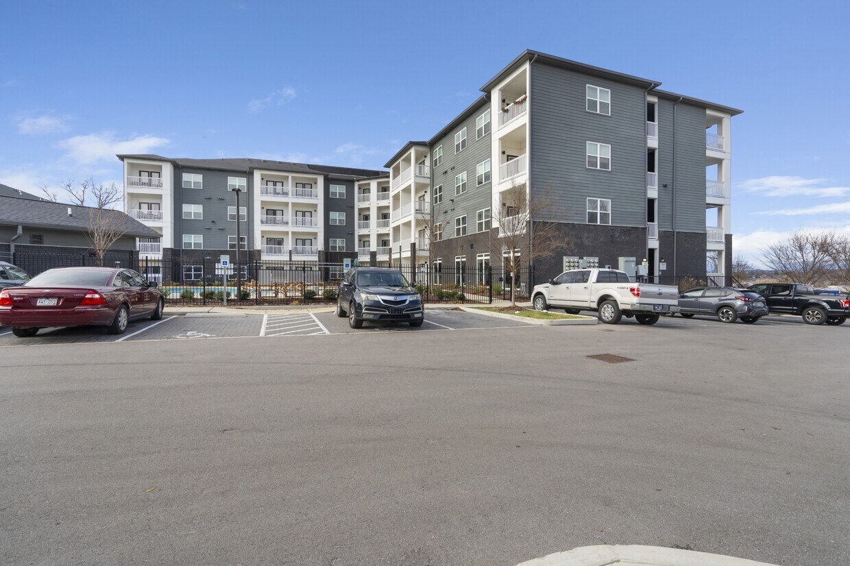 Primary Photo - 1540 Lebanon Pike