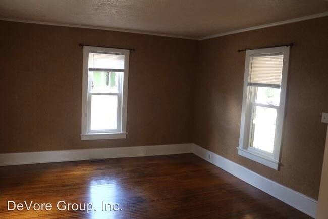 Building Photo - 2 br, 1 bath House - 1004 W Chestnut St