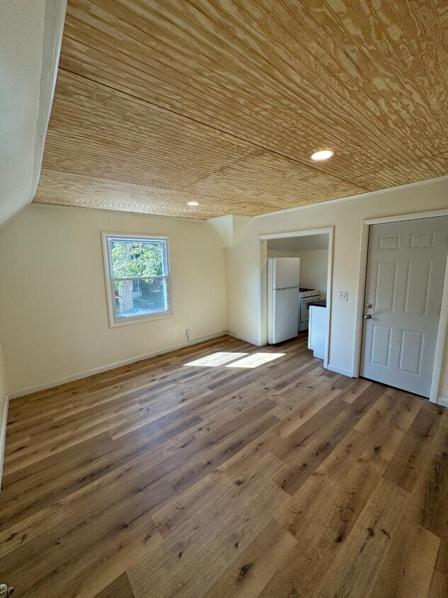 Foto principal - 622 E Locust St
