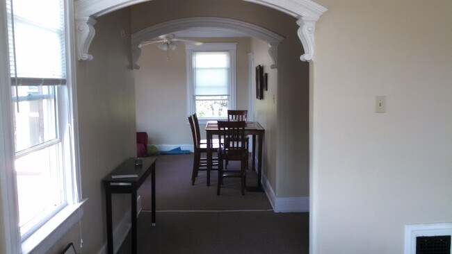 Foto del edificio - 2401 Fairview Ave