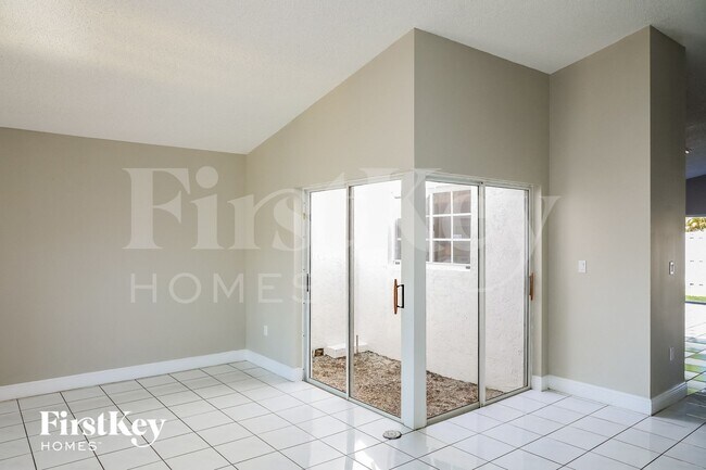 Foto del edificio - 5860 SW 150th Ave