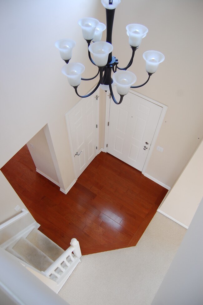 Foto del edificio - 7250 Hillmont Drive