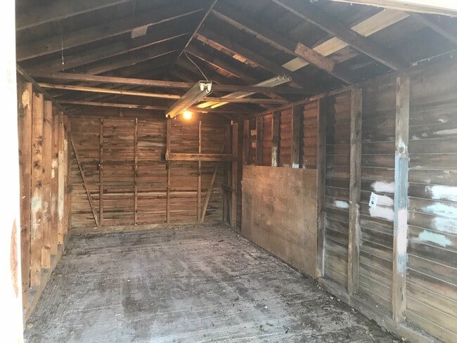 Building Photo - Beautiful 3 Bed 3.5 Bath House