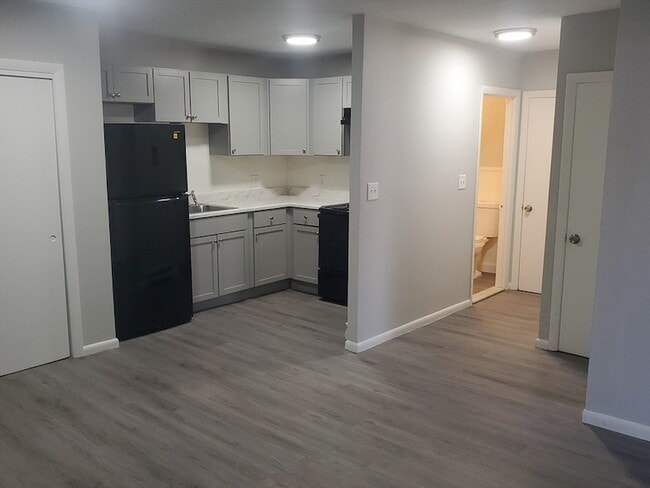 Photo - 760 Cummins Hwy Apartment