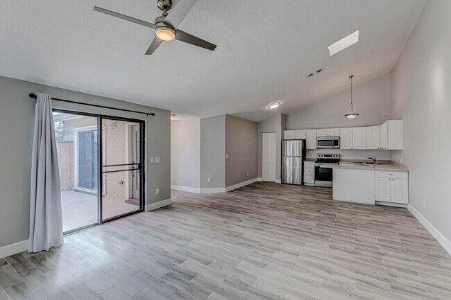 Foto del edificio - 5518 Golden Eagle Cir