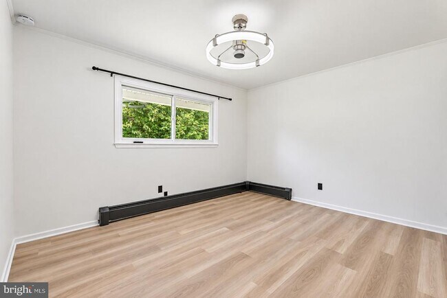 Foto del edificio - 51 Farrell Ave