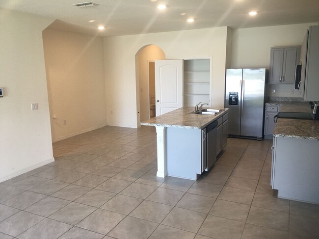 Building Photo - 3 bed / 2 bath Townhome in Feltrim Reserve...