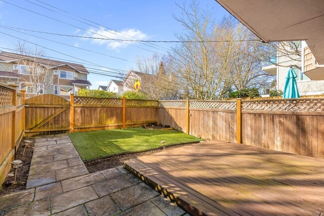 Foto del edificio - 9046 Mary Ave NW