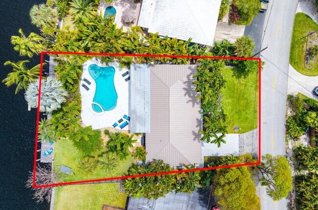 Foto del edificio - 1733 Coral Gardens Dr