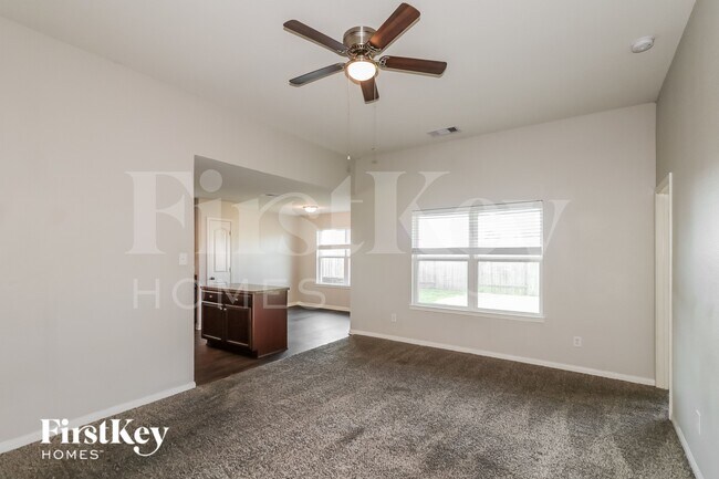 Foto del edificio - 3004 Oak Ln