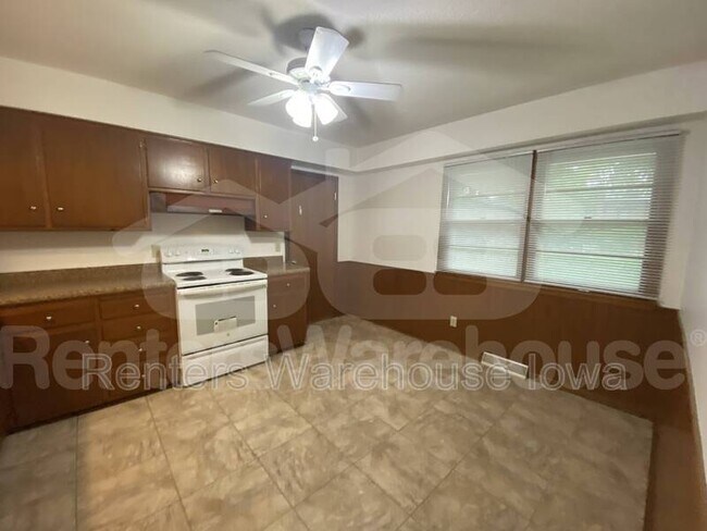 Foto del edificio - 3317 48th St