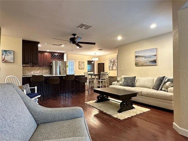 Foto del edificio - 3324 Briarwood Ln