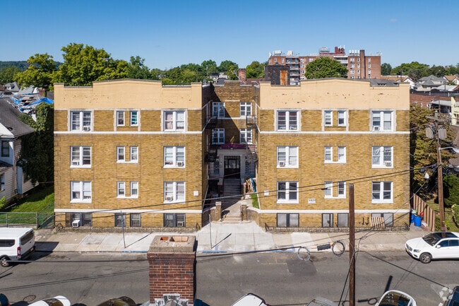 Building Photo - 330 E. 33rd St.