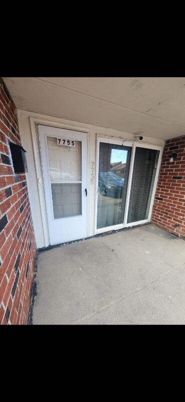 Foto del edificio - 7755 Oxford Ave