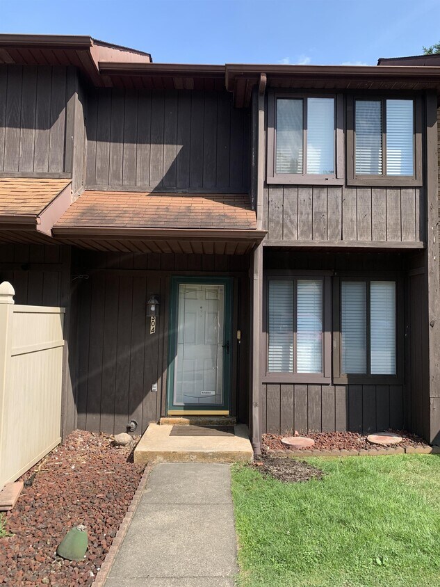 304 Maplewood Ln, Nitro, WV 25143 Townhome Rentals in Nitro WV