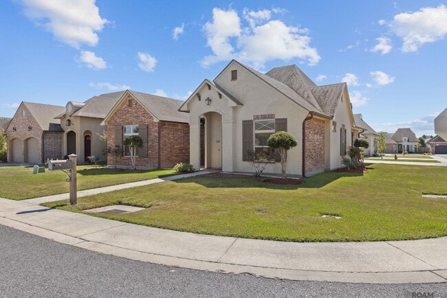 Foto del edificio - 100 Flora Springs Dr