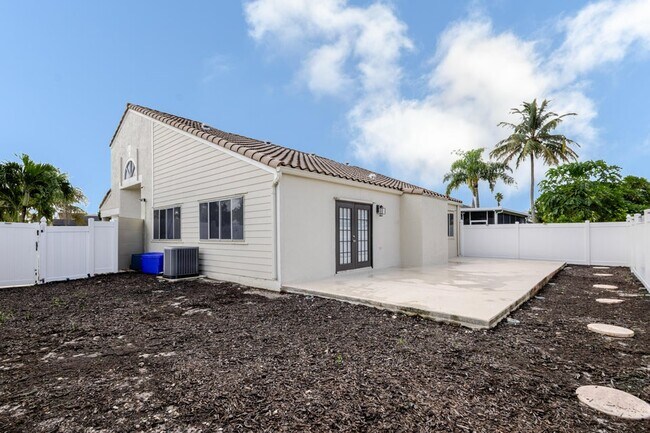 Foto del edificio - Bentley Place, Boca Raton, FL 33433 - 3 BR 2 BA single-family home