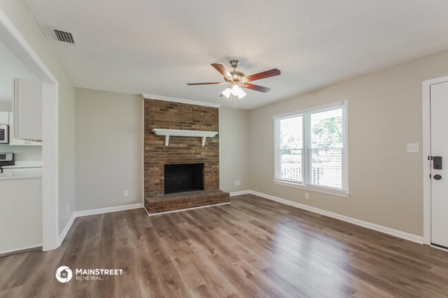 Building Photo - 611 Winding Way Dr