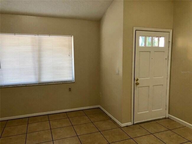 Building Photo - 3217 Laurel Dale Dr